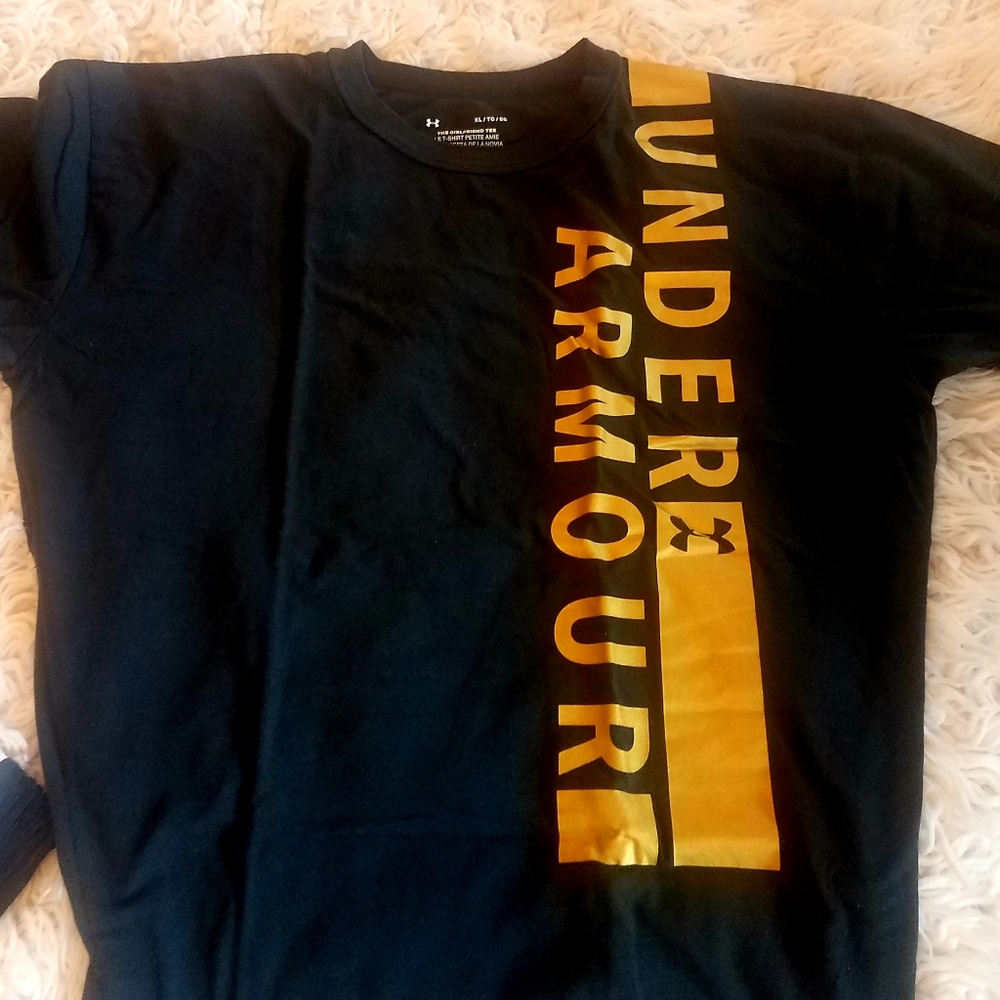 Underarmour girlfriend tee